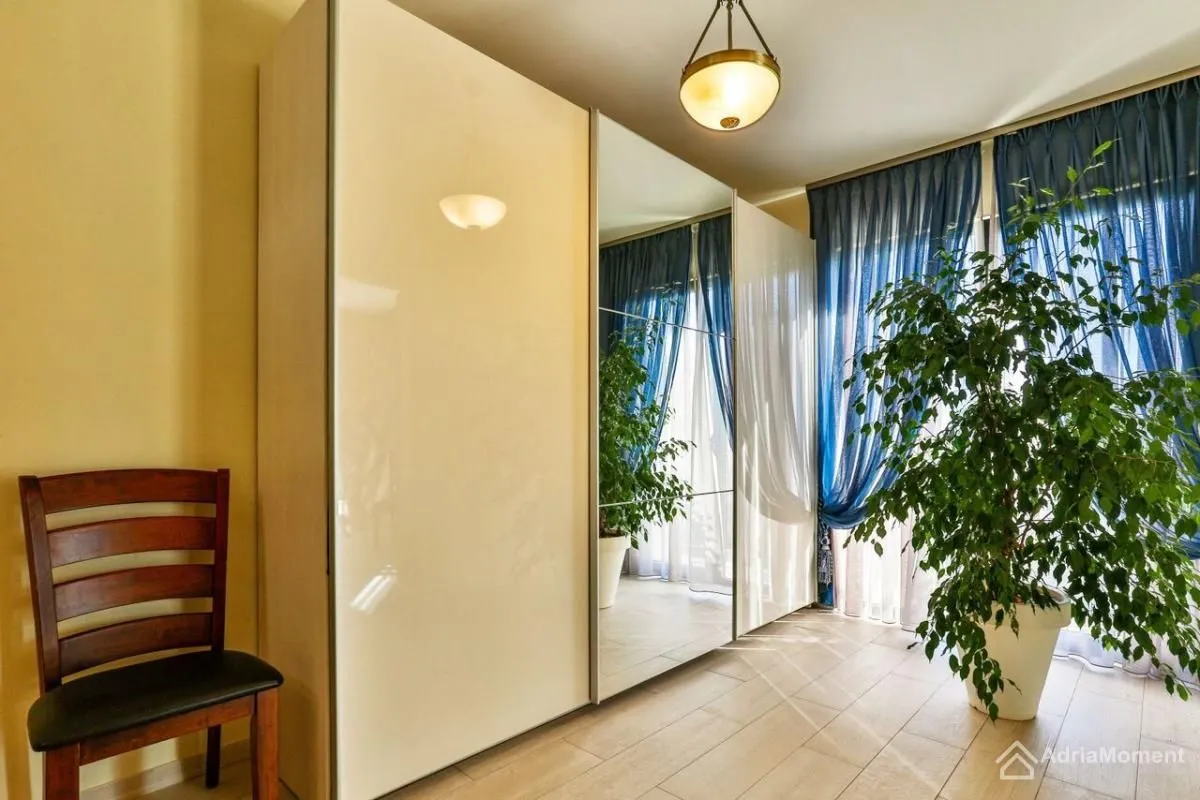Prodaja, kuća, 240m², Donja Lastva, Tivat