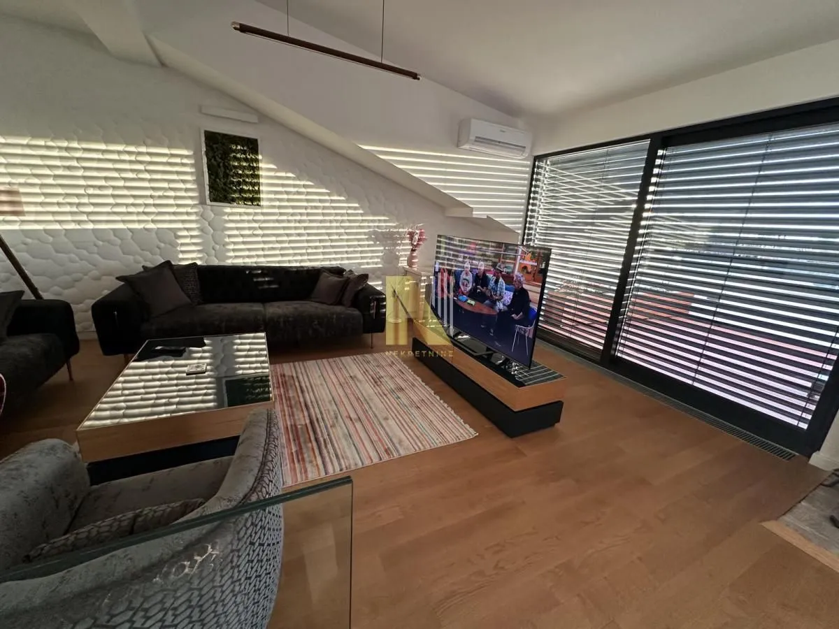 Sale, three bedroom apartment, 136m², Zemun Sve Podlokacije, Beograd