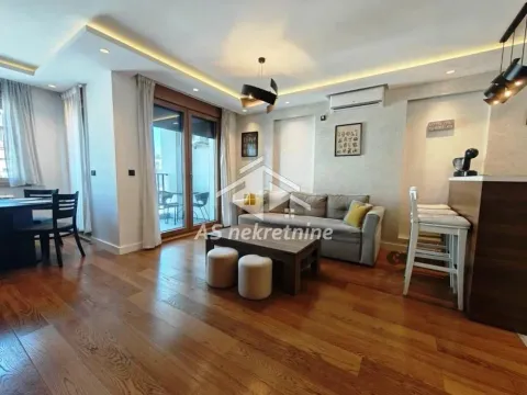 Izdavanje, trosoban stan, 56m², Južni Bulevar, Vračar Sve Podlokacije - image 2