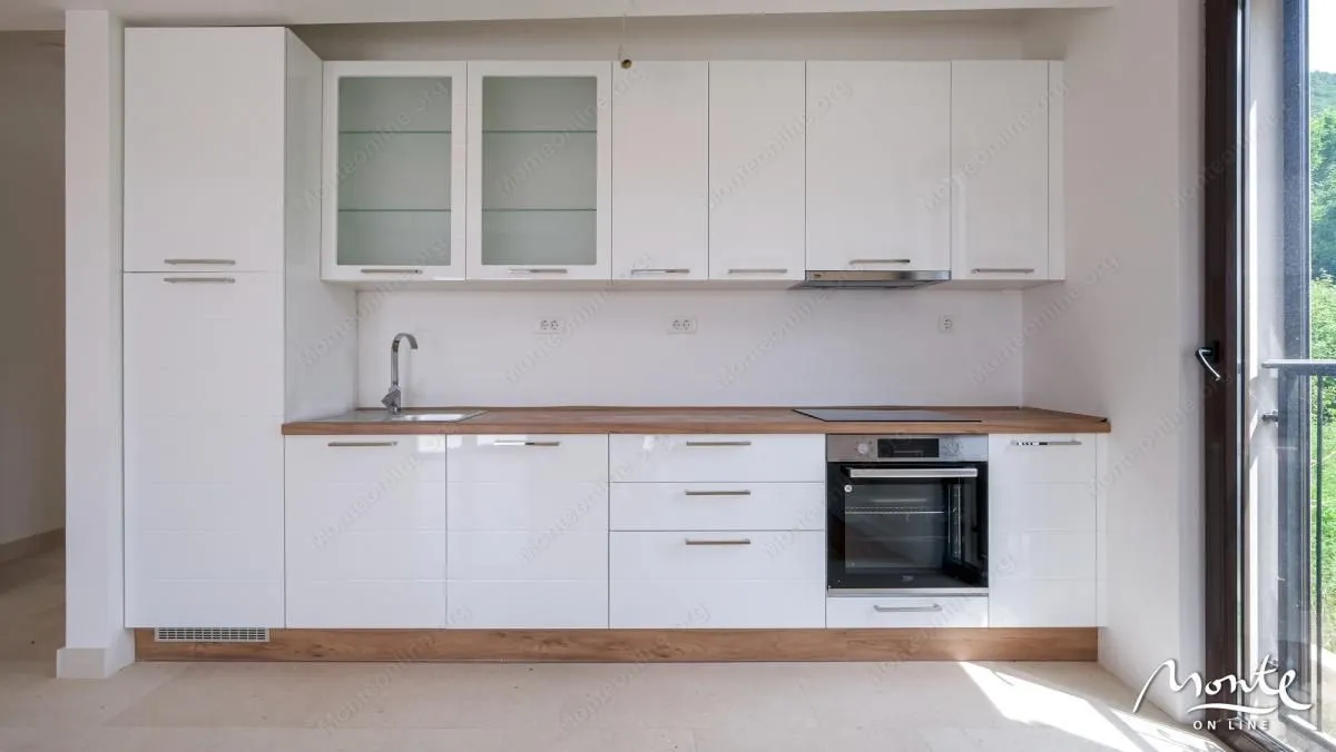 Prodaja, jednosoban stan, 50m², Centar, Tivat