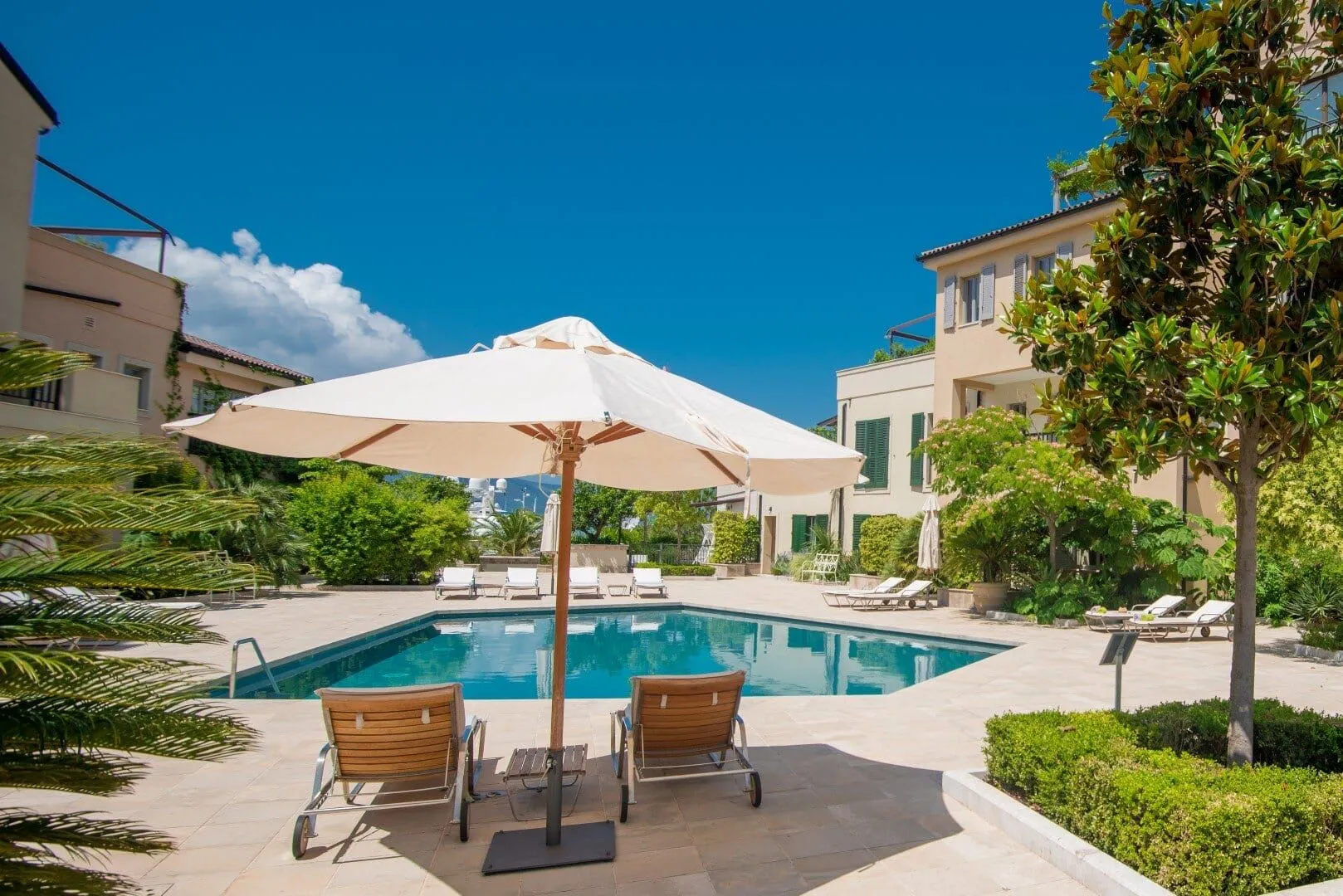 Rent, one bedroom apartment, 119m², Porto Montenegro, Tivat