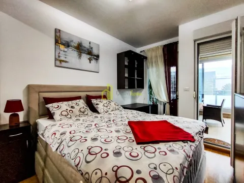 Izdavanje, jednosoban stan, 62m², City Kvart, Podgorica - image 4