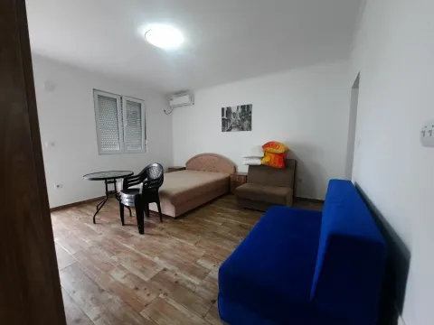 Izdavanje, garsonjera, 25m², Ilino, Bar - image 1