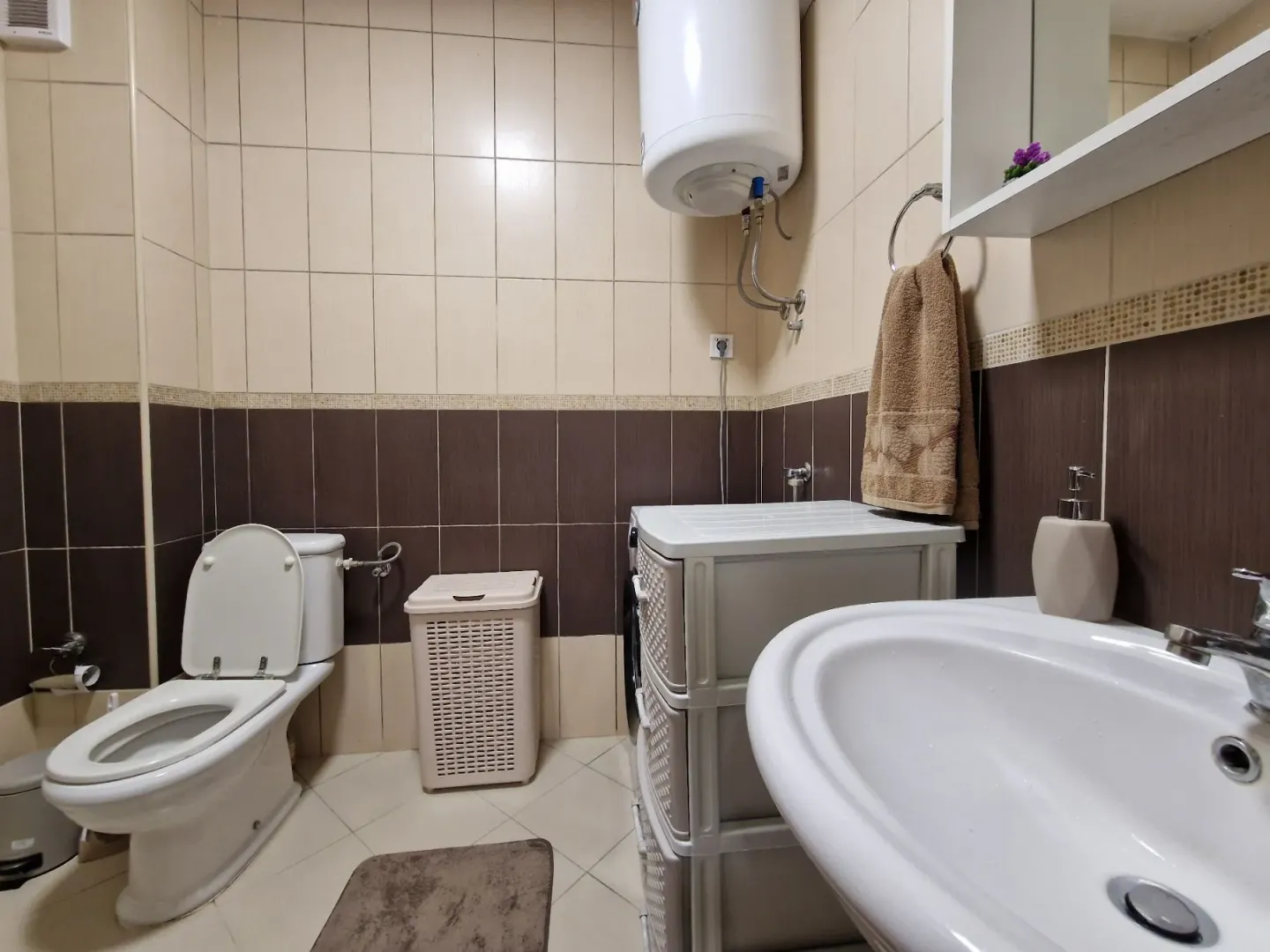 Rent, two bedroom apartment, 81m², Bečići, Budva