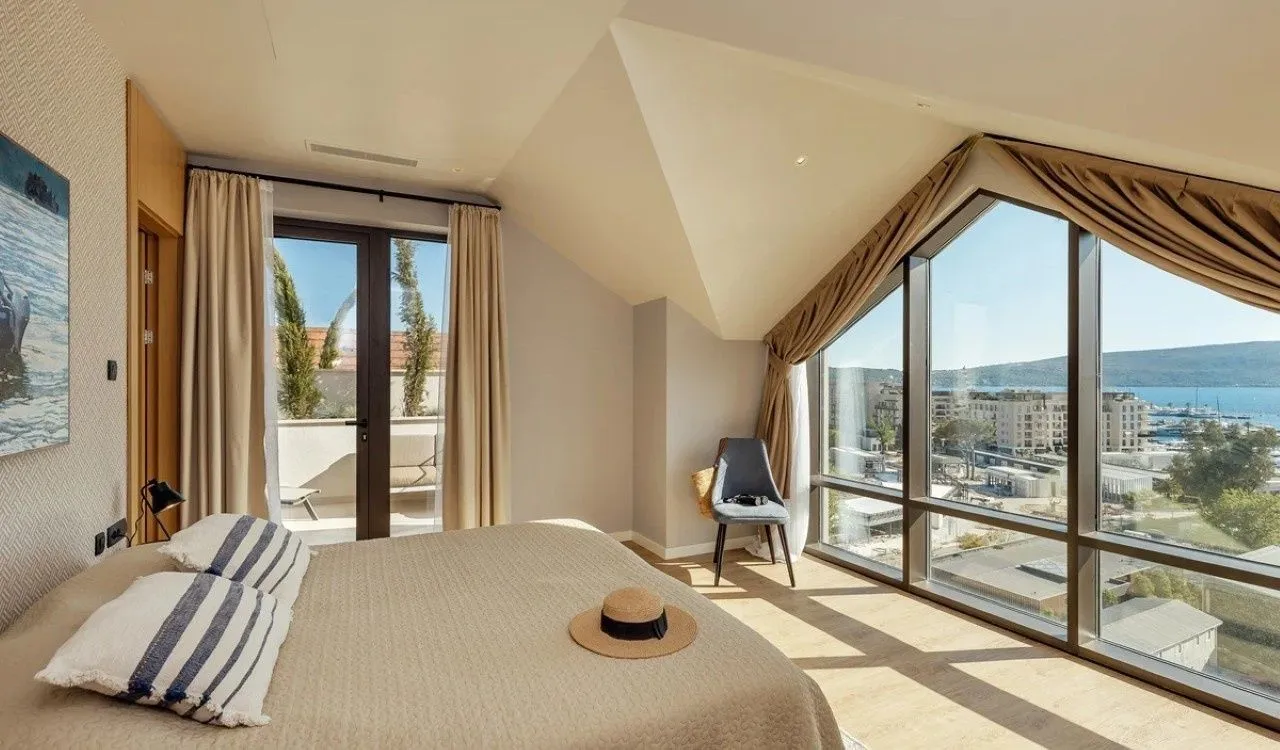 Sale, two bedroom apartment, 179m², Porto Montenegro, Tivat