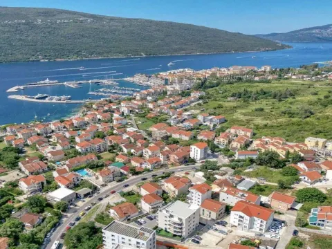Prodaja, četvorosoban stan, 110m², Đenovići, Herceg Novi - image 2