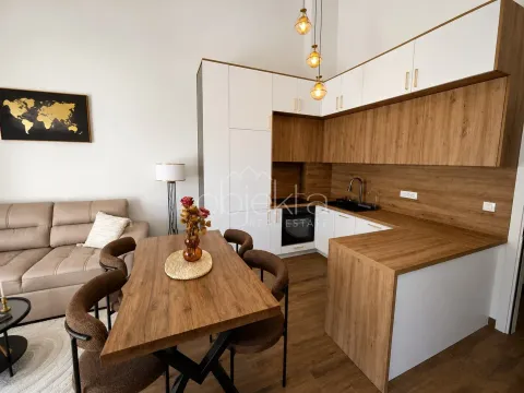 Rent, apartment, 100m², Kotor, Crna Gora - image 3