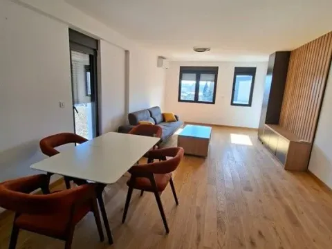 Prodaja, jednosoban stan, 56m², Tološka šuma, Podgorica - image 4