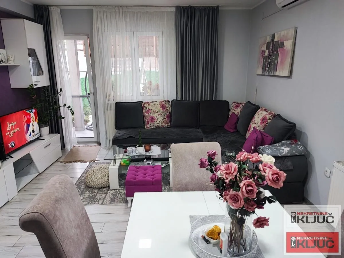Prodaja, trosoban stan, 68m², Vidovdansko naselje, Novi Sad Sve Podlokacije