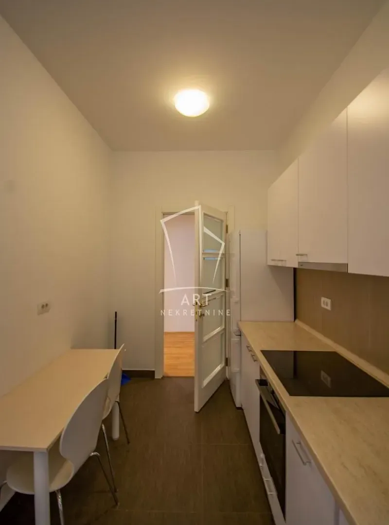 Izdavanje, trosoban stan, 94m², Vračar Hram, Vračar Sve Podlokacije