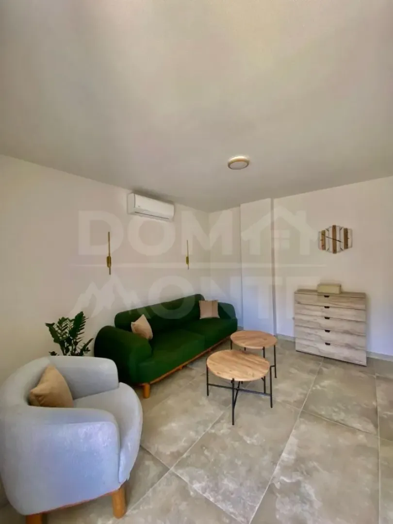 Izdavanje, dvosoban stan, 52m², Marići, Tivat