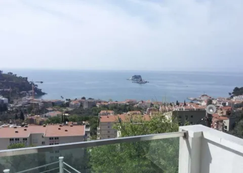 Pogled sa terase na more i grad. - image 4