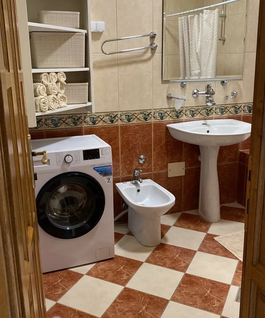 Izdavanje, trosoban stan, 114m², Momišići, Podgorica