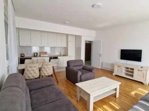 Prodaja, dvosoban stan, 70m², City Kvart, Podgorica - image 3