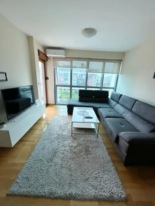 Izdavanje, dvosoban stan, 85m², Preko Morače, Podgorica