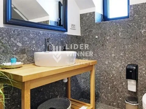 Prodaja, četvorosoban stan, 109m², Zemun Centar, Zemun Sve Podlokacije - image 17