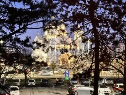 Izdavanje, dvosoban stan, 60m², Blok 5, Podgorica - image 10