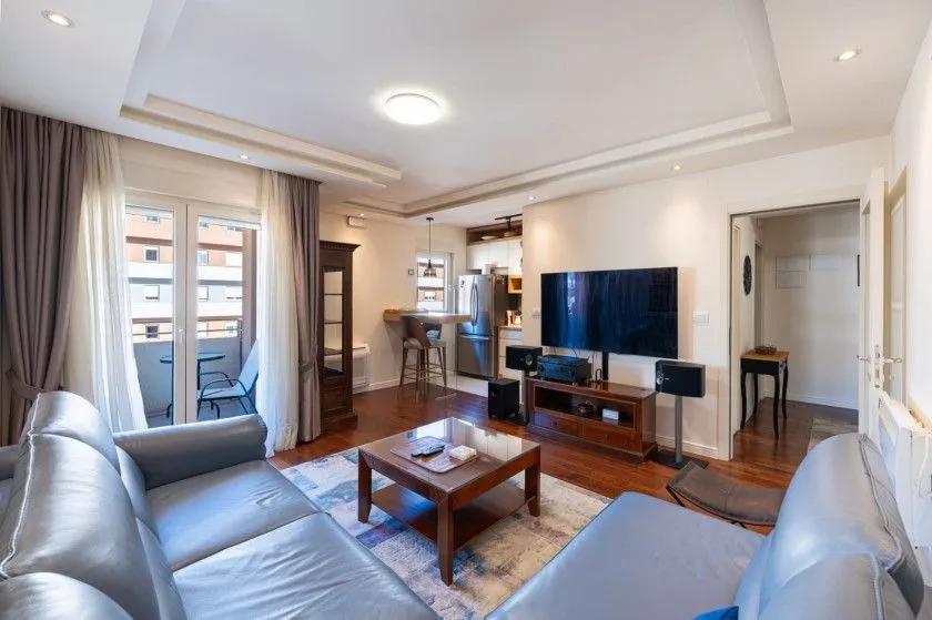 Izdavanje, dvosoban stan, 68m², Central Point, Podgorica