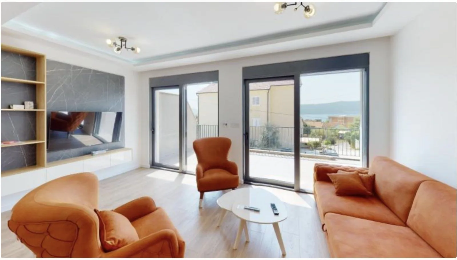 Izdavanje, dvosoban stan, 75m², Kalimanj, Tivat