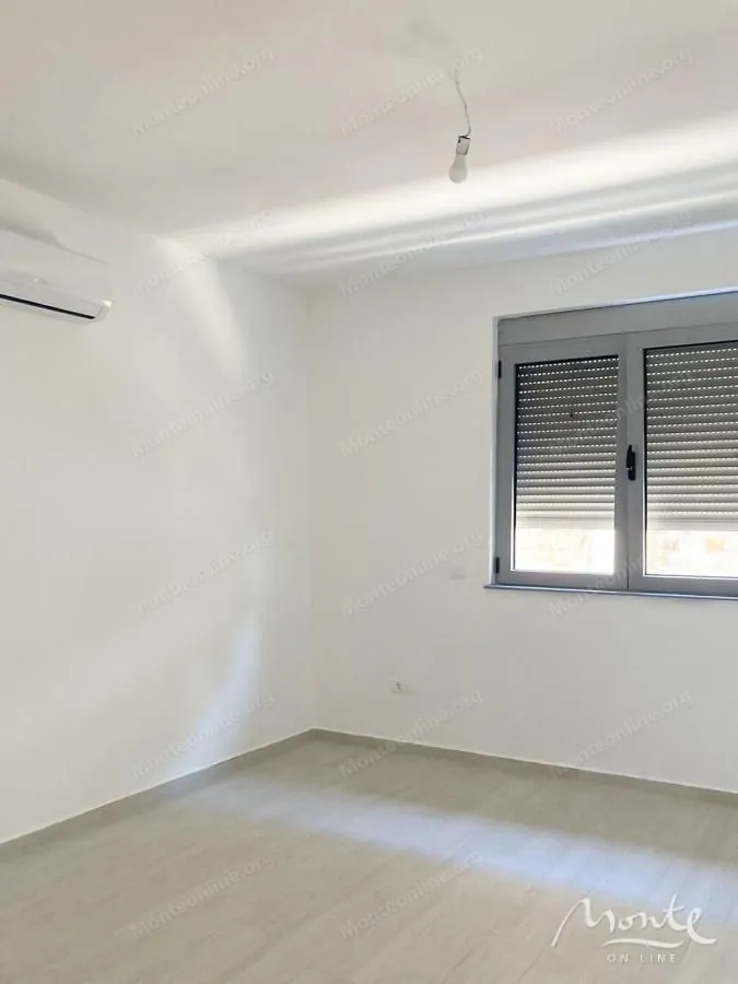 Sale, two bedroom apartment, 77m², Dobre Vode, Bar
