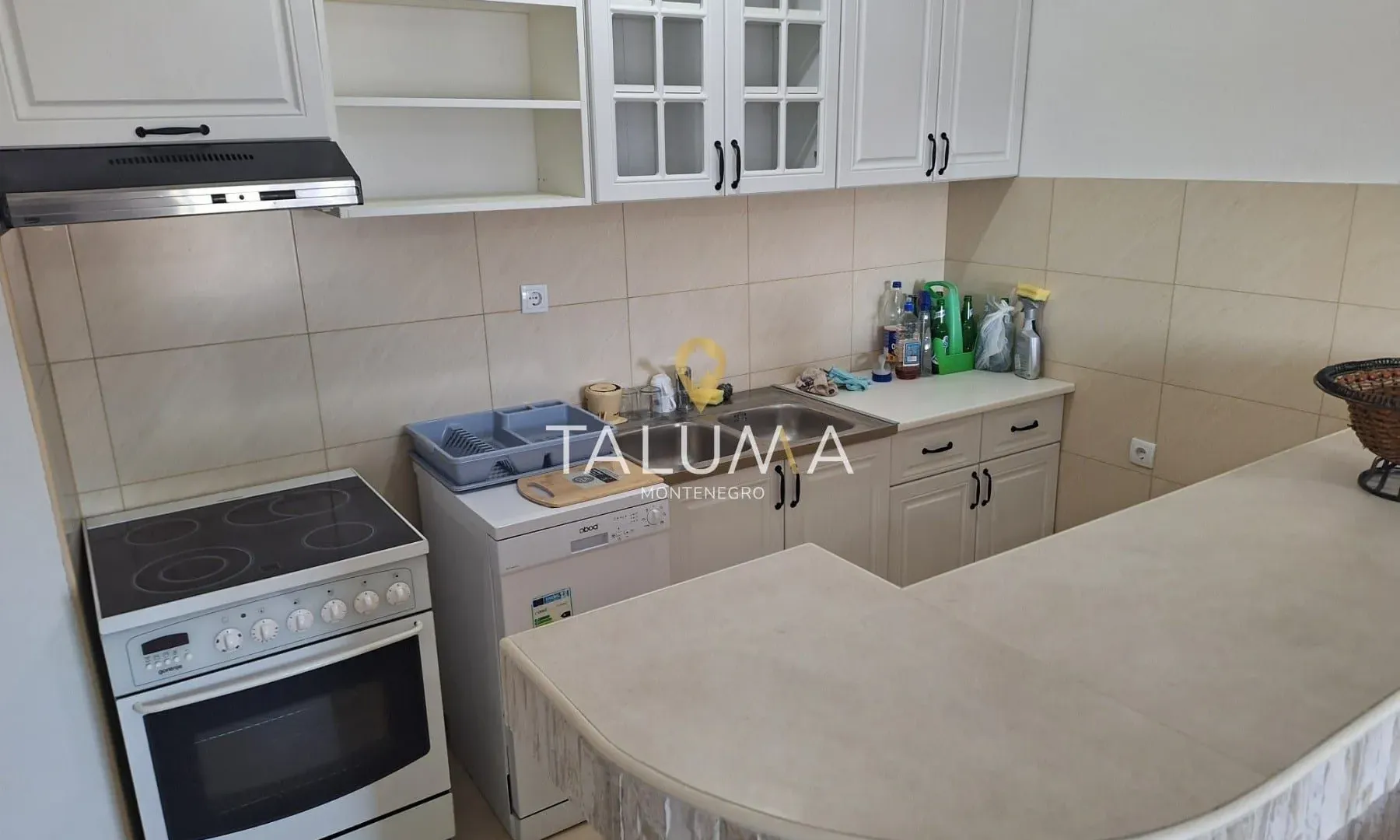 Izdavanje, trosoban stan, 115m², Zabjelo, Podgorica