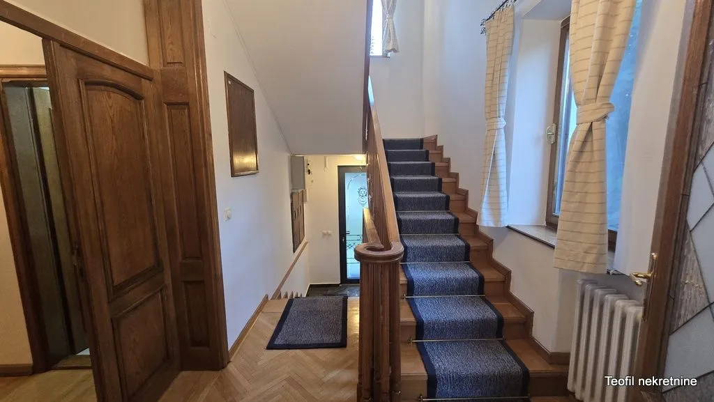 Izdavanje, kuća, 550m², Senjak, Beograd
