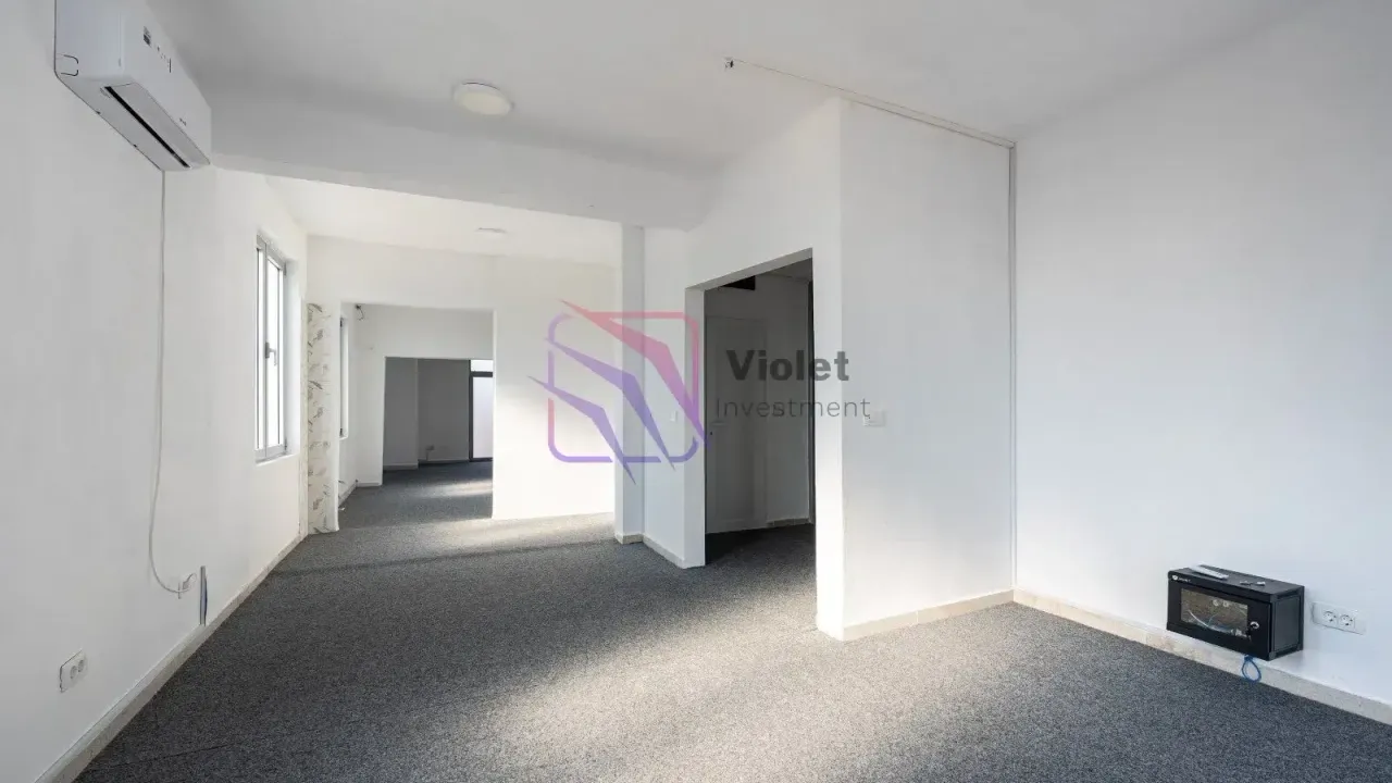 Izdavanje, poslovni prostor, 600m², Gornja Gorica, Podgorica