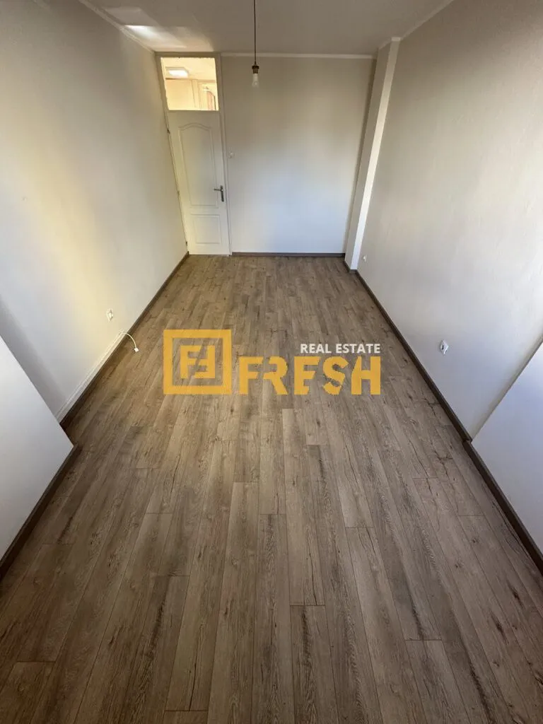Izdavanje, dvosoban stan, 89m², Centar, Podgorica