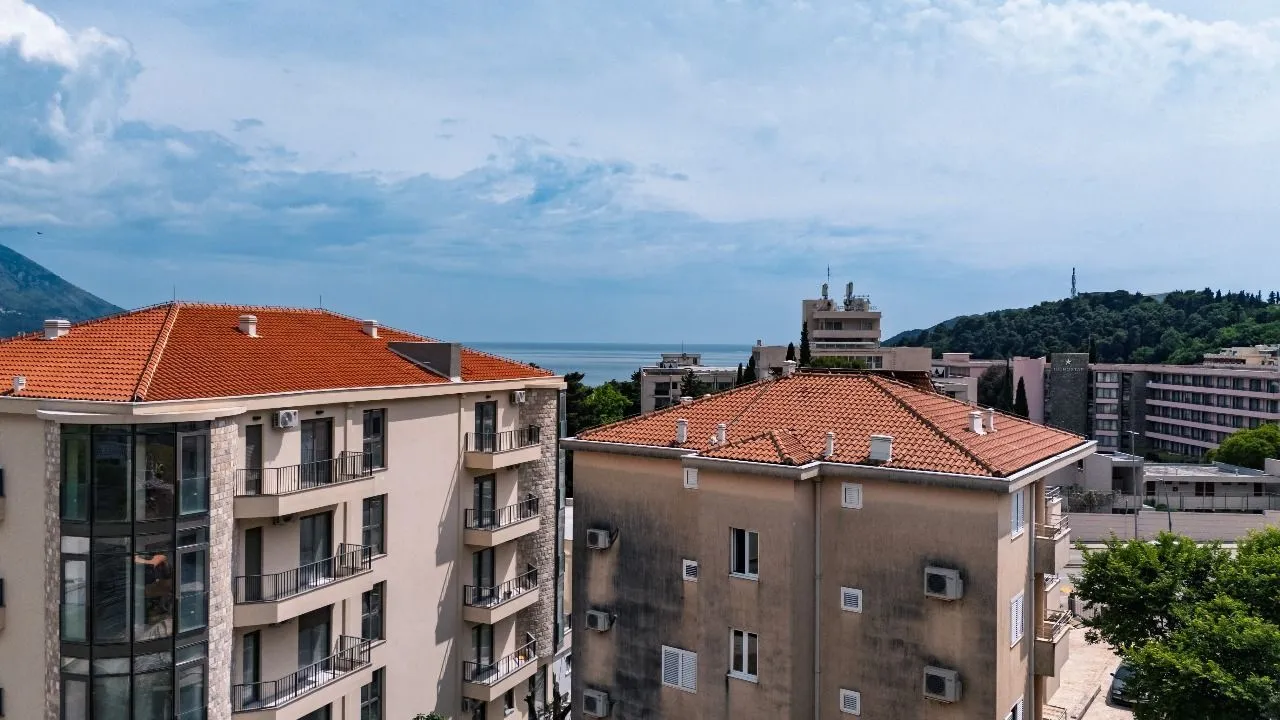 Sale, two bedroom apartment, 56m², Bečići, Budva