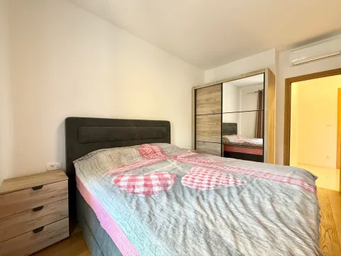 Prodaja, dvosoban stan, 72m², New City, Podgorica - image 14