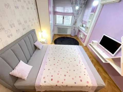 Izdavanje, trosoban stan, 110m², Savski Venac, Beograd - image 12