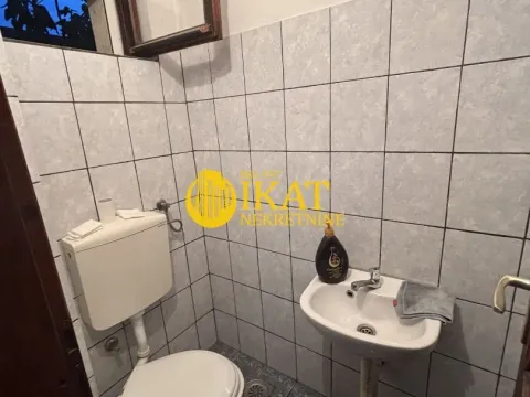 Izdavanje, poslovni prostor, 60m², Altina, Beograd - image 4