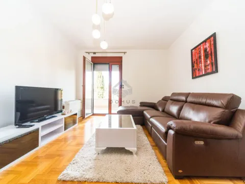 Izdavanje, jednosoban stan, 50m2, Tuški Put, Podgorica Izdavanje, jednosoban stan, 50m2, Tuški Put, Podgorica