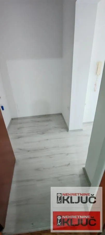 Izdavanje, jednosoban stan, 33m², Socijalno, Novi Sad Sve Podlokacije