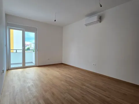 Prodaja, jednosoban stan, 45m², Pobrežje, Podgorica - image 3