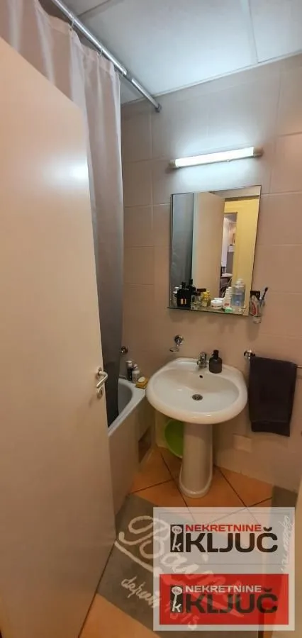 Izdavanje, jednosoban stan, 47m², Nova Detelinara, Novi Sad Sve Podlokacije