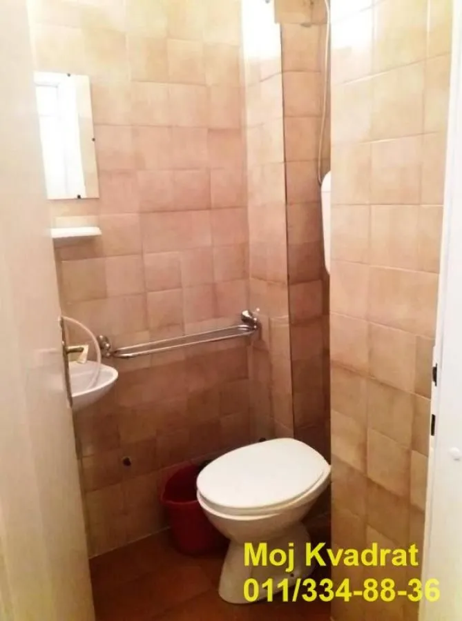 Izdavanje, četvorosoban stan, 94m², Savski Venac, Beograd