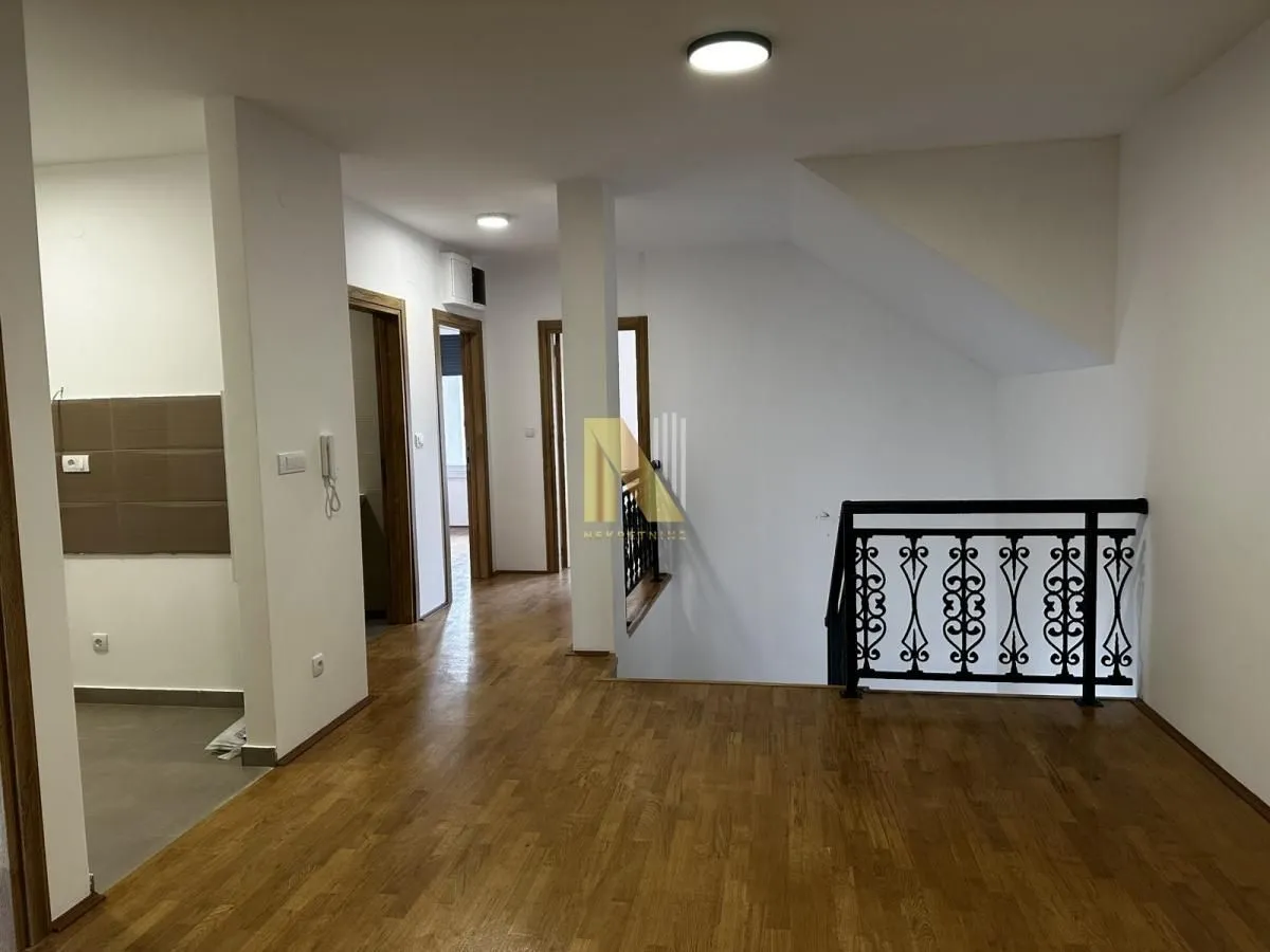 Prodaja, četvorosoban stan, 80m², Mišeluk, Petrovaradin