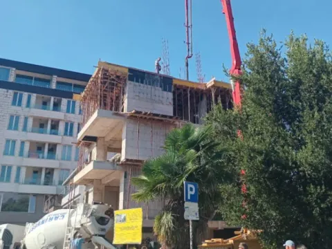Izdavanje, poslovni prostor, 39m², Bulevar, Budva - image 2