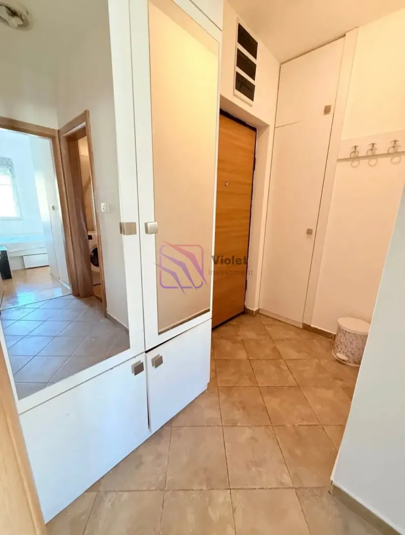 Izdavanje, jednosoban stan, 38m², Stari Aerodrom, Podgorica