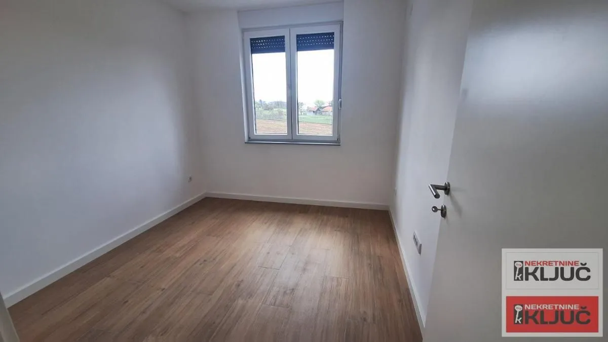 Prodaja, trosoban stan, 72m², Alibegovac, Petrovaradin
