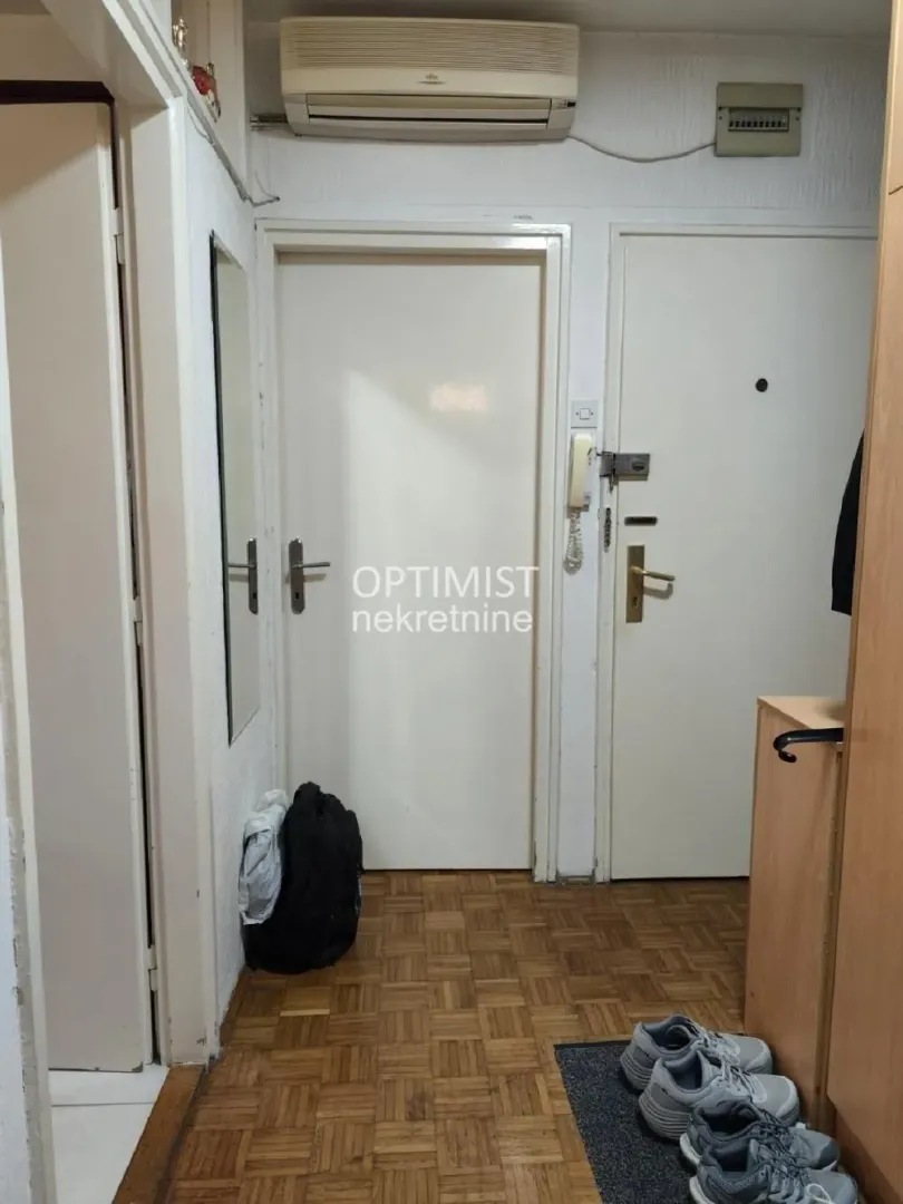 Prodaja, dvosoban stan, 56m², Novi Beograd Blok 1 Fontana, Novi Beograd Sve Podlokacije