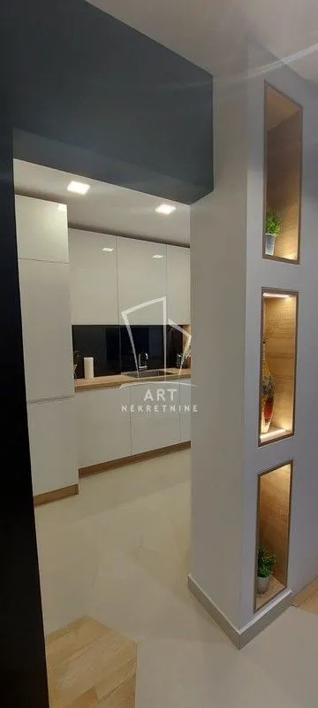 Sale, two bedroom apartment, 61m², Kanarevo Brdo, Beograd