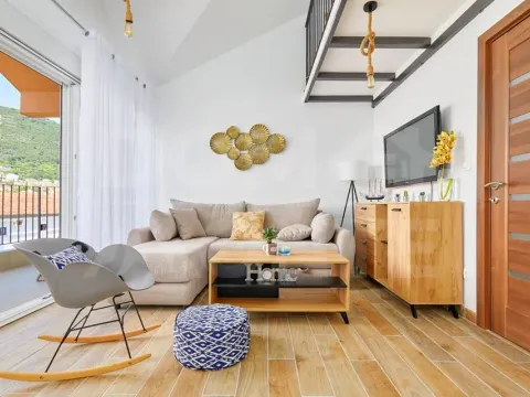 Rent, two bedroom apartment, 52m², Tivat, Crna Gora - image 5