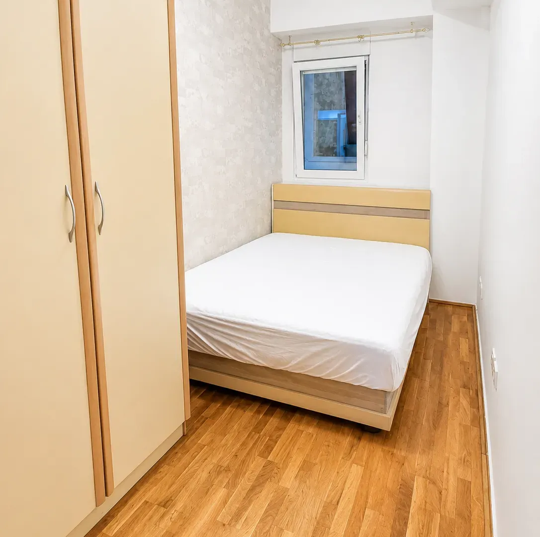 Izdavanje, dvosoban stan, 74m², Pobrežje, Podgorica