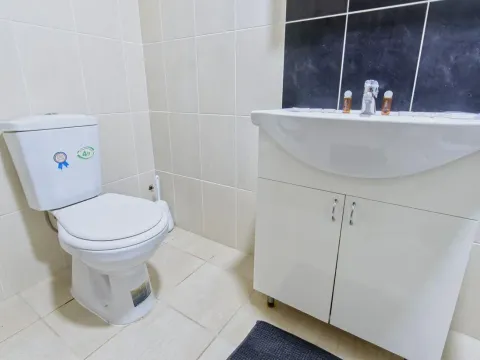 Izdavanje, jednosoban stan, 42m², Bečići, Budva - image 7