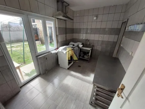 Prodaja, kuća, 250m², Kać, Novi Sad Sve Podlokacije - image 3