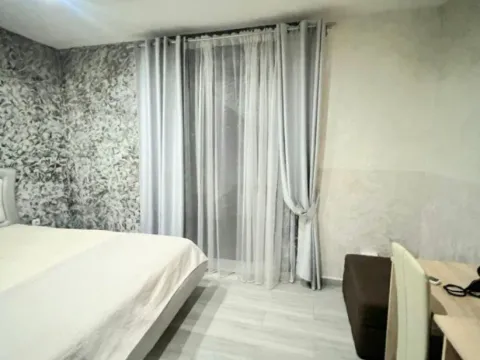 Izdavanje, dvosoban stan, 90m², Zlatica, Podgorica - image 7