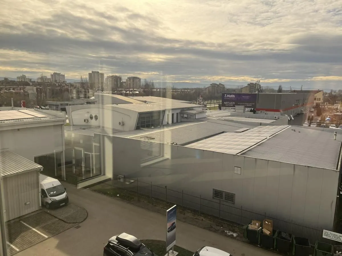 Rent, office space, 150m², Novo naselje, Novi Sad