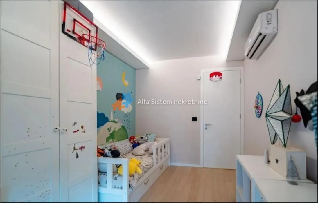 Rent, four bedroom apartment, 103m², Stari Grad, Beograd